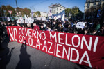 Manifestazione studenti No Meloni contro le politiche del governo. Torino 18 novembre 2022 ANSA/TINO ROMANO